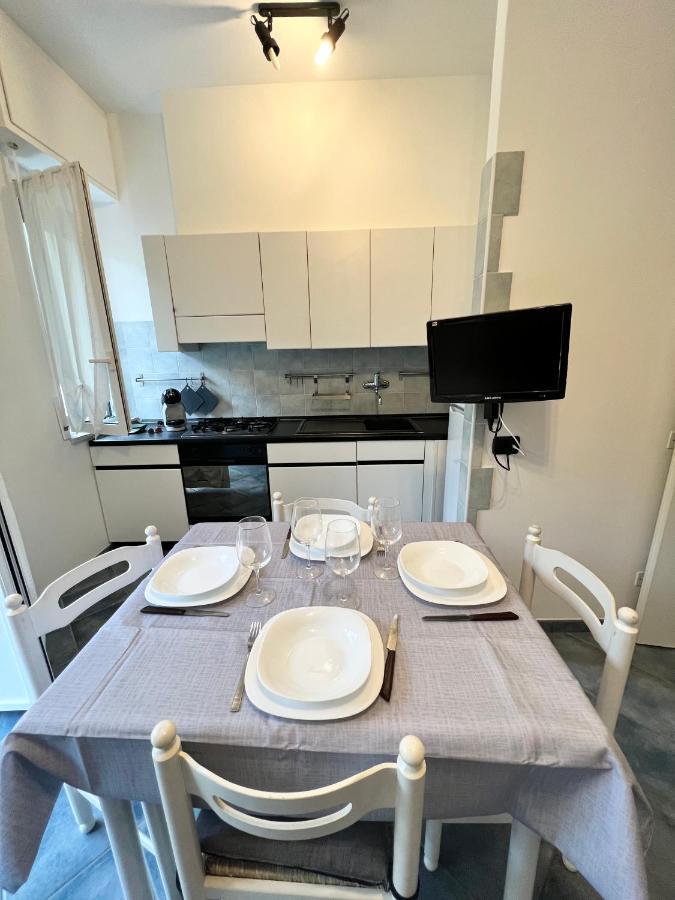 A 5 Minuti Dal Mare - Dolphin Beach House Spotorno Kültér fotó